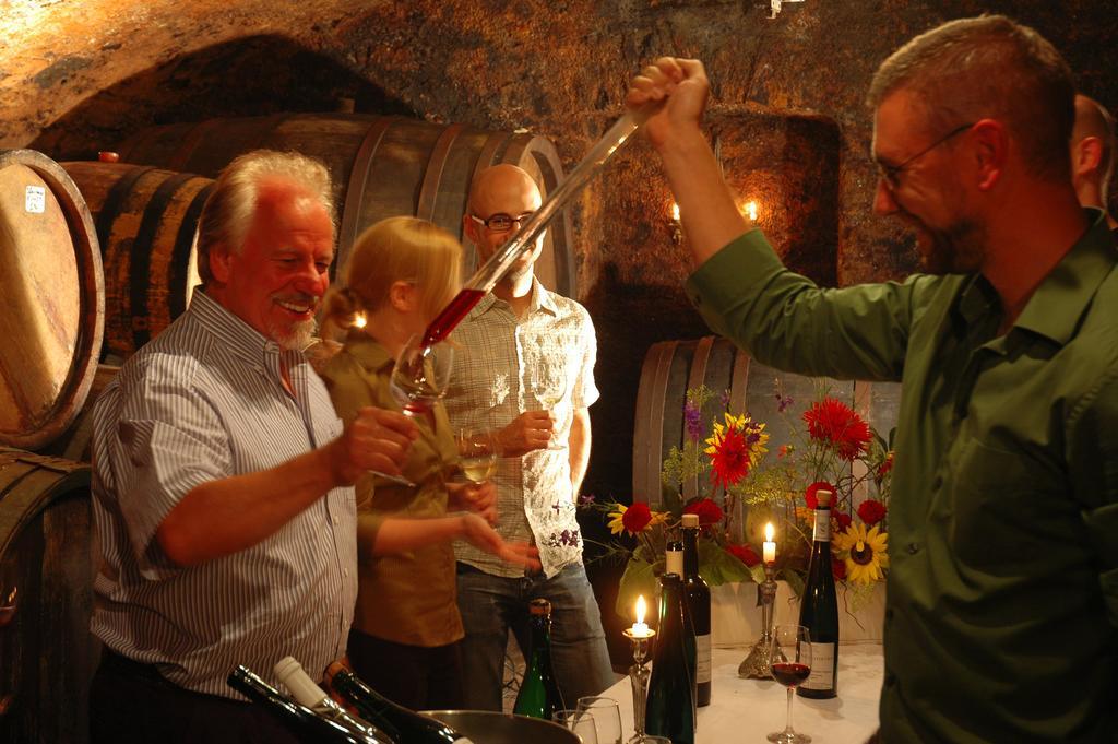 Bio-weingut Staffelter Hof Krov